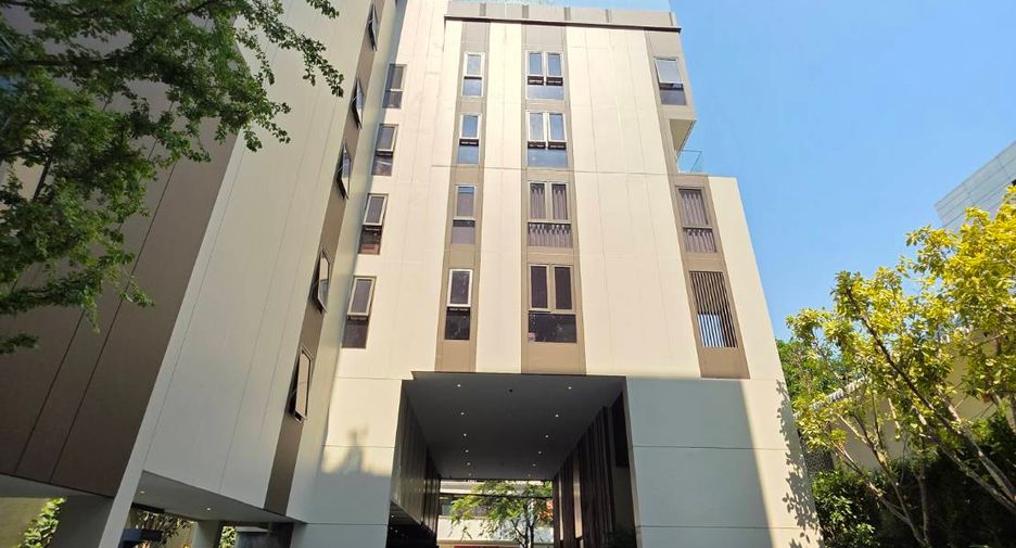 For sale 2 bedrooms condo in Khlong Toei, Bangkok