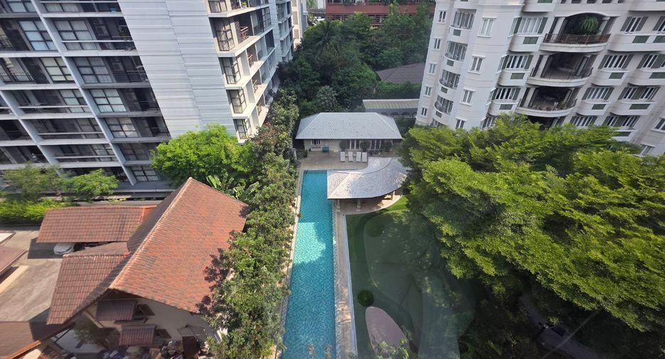 For sale 3 bedrooms condo in Khlong Toei, Bangkok