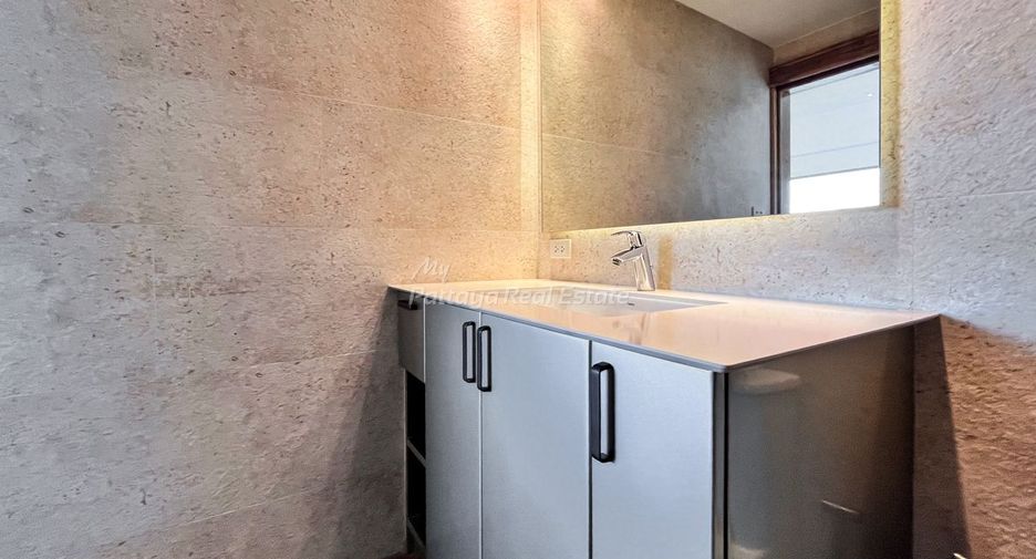 For sale 2 bedrooms condo in North Pattaya, Pattaya