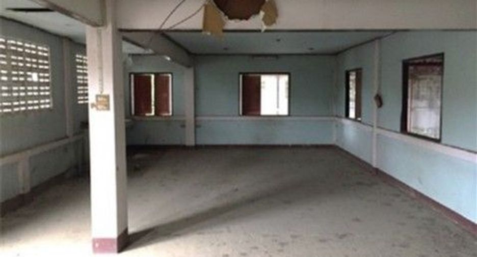 For sale 1 bed warehouse in Mueang Lamphun, Lamphun