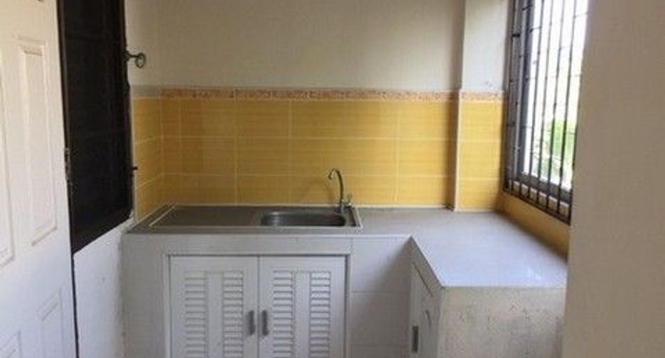 For sale 1 bed retail Space in Mueang Lamphun, Lamphun