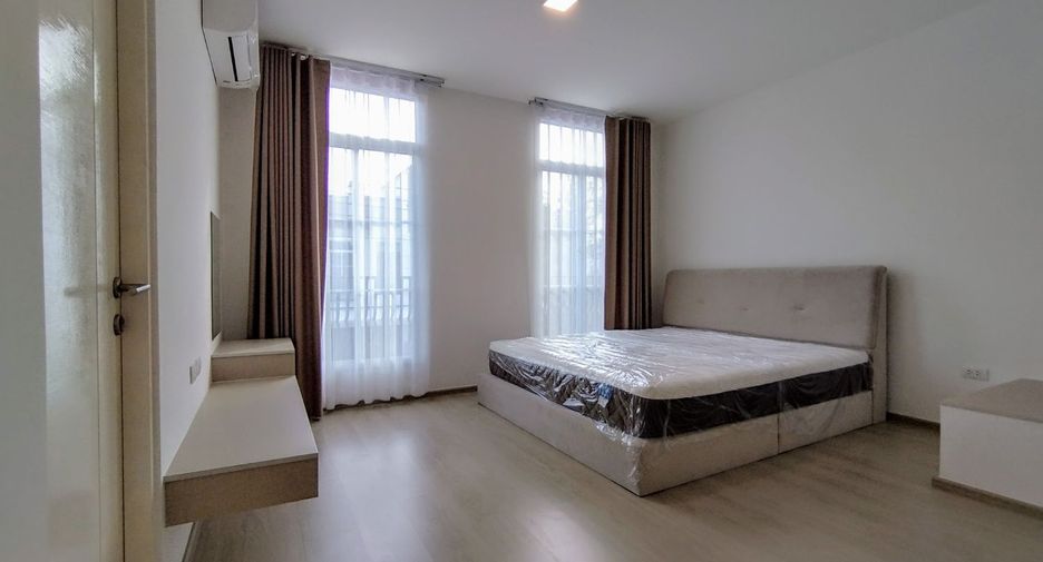 Аренда и продажа 3 спальни таунхаус в Пращет, Бангкок