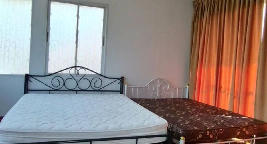 À louer et à vendre 4 chambres maison à Sattahip, Chonburi