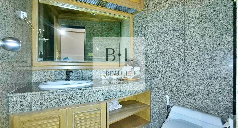 À vendre 3 chambres condo à Pratumnak, Pattaya