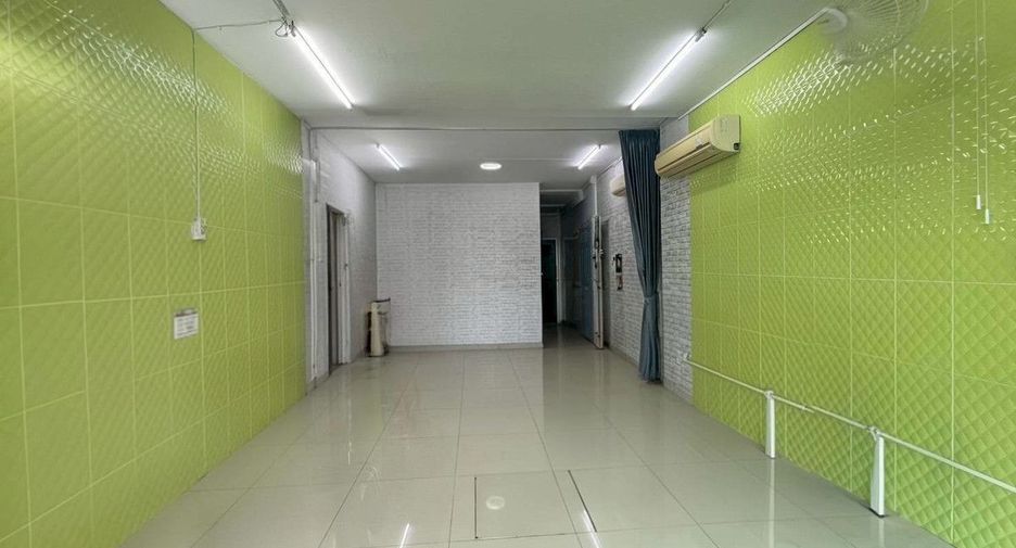 出售 8 卧室 商业空间 在 Mueang Chon Buri, Chon Buri