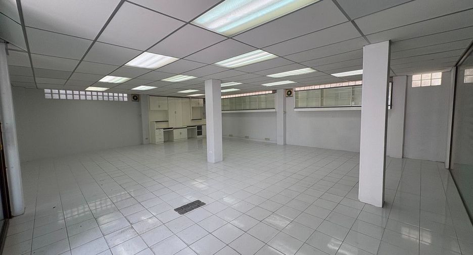 Oficina en alquiler en Sathon, Bangkok