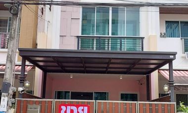 Reihenhaus zum Kauf mit 3 Zimmer in Chom Thong, Bangkok
