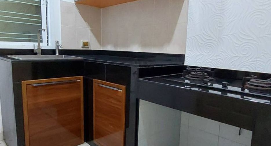 For sale 3 bedrooms townhouse in Chom Thong, Bangkok