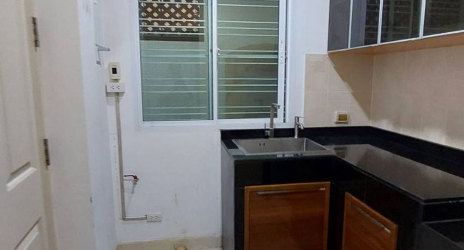 For sale 3 bedrooms townhouse in Chom Thong, Bangkok