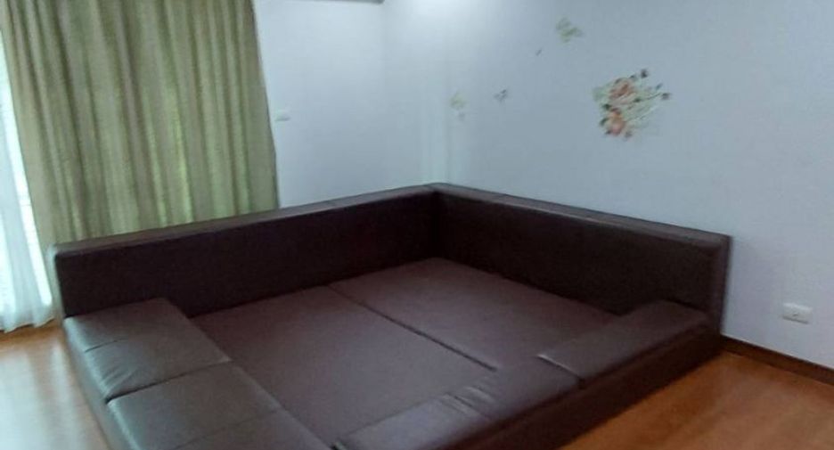 For sale 3 bedrooms townhouse in Chom Thong, Bangkok