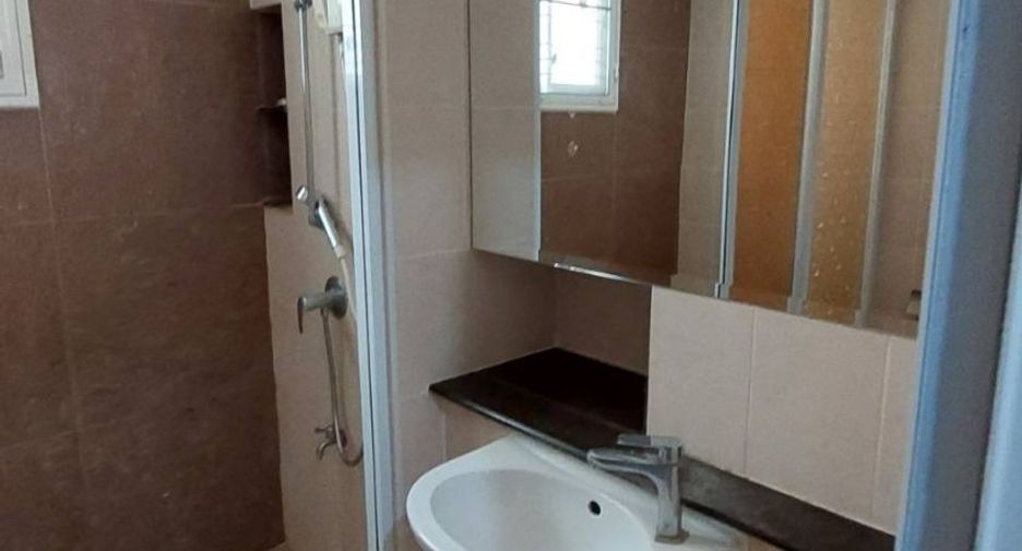 For sale 3 bedrooms townhouse in Chom Thong, Bangkok