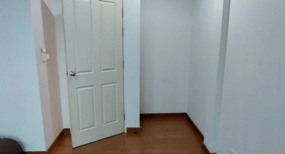 For sale 3 bedrooms townhouse in Chom Thong, Bangkok