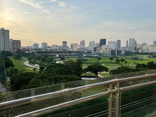 Condo en alquiler de 3 habitaciones en Pathum Wan, Bangkok