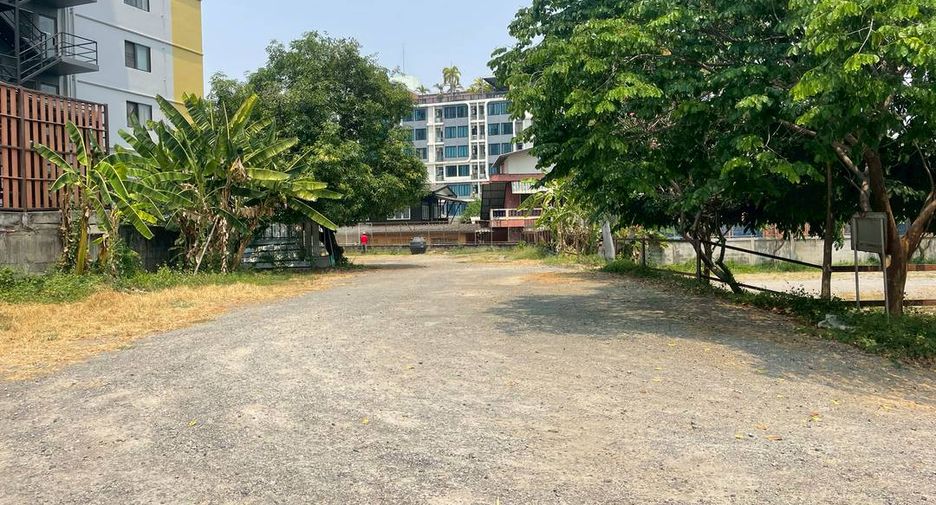 For rent and for sale 6 bedrooms townhouse in Mueang Chiang Mai, Chiang Mai