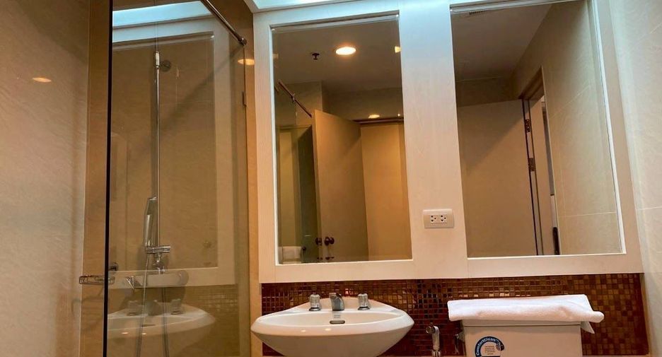 For rent 3 ベッドルーム condo in Watthana, Bangkok