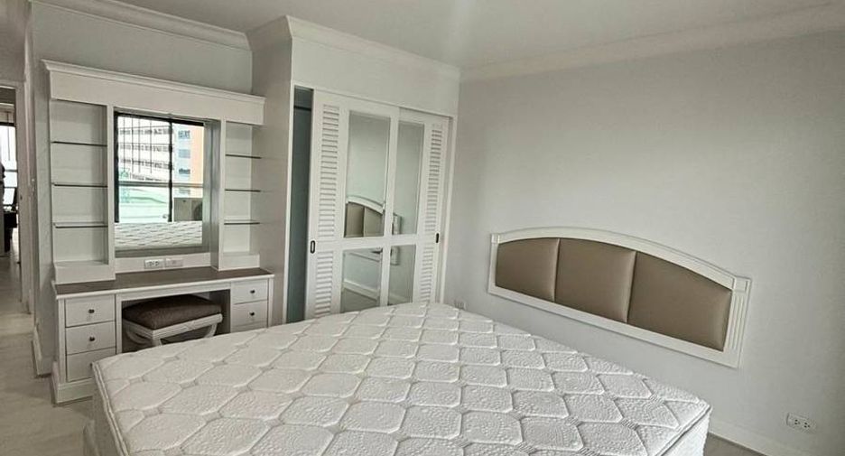 For rent 3 ベッドルーム condo in Watthana, Bangkok