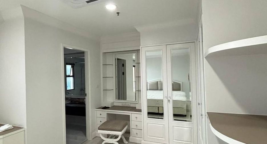 For rent 3 ベッドルーム condo in Watthana, Bangkok