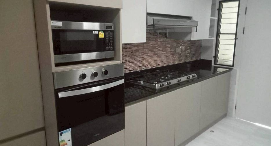 For rent 3 ベッドルーム condo in Watthana, Bangkok