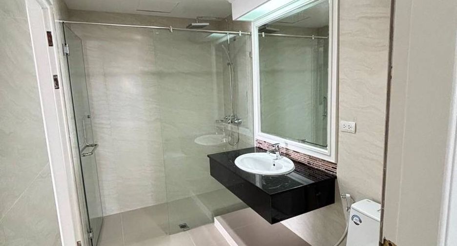 For rent 3 ベッドルーム condo in Watthana, Bangkok