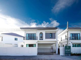 Villa zur Miete und zum Kauf mit 4 Zimmer in Bang Lamung, Chonburi