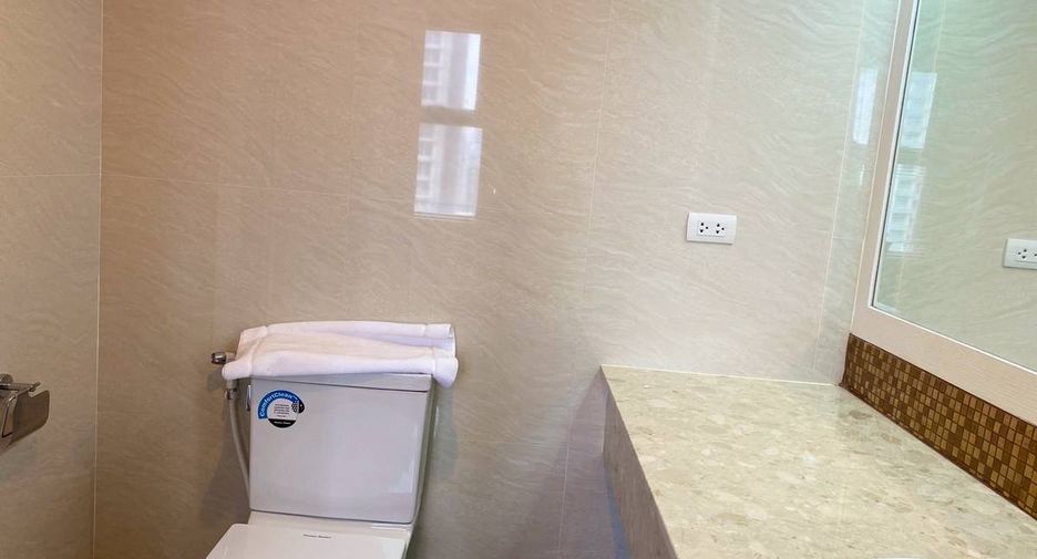 For rent 3 ベッドルーム condo in Watthana, Bangkok