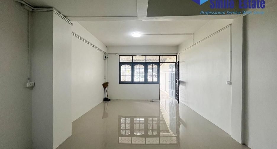 Casa adosada en venta de 2 habitaciones en Bang Na, Bangkok