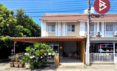 Casa adosada en venta de 3 habitaciones en Mueang Samut Prakan, Samut Prakan