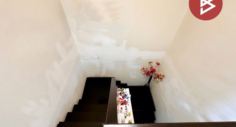 Casa adosada en venta de 3 habitaciones en Mueang Samut Prakan, Samut Prakan