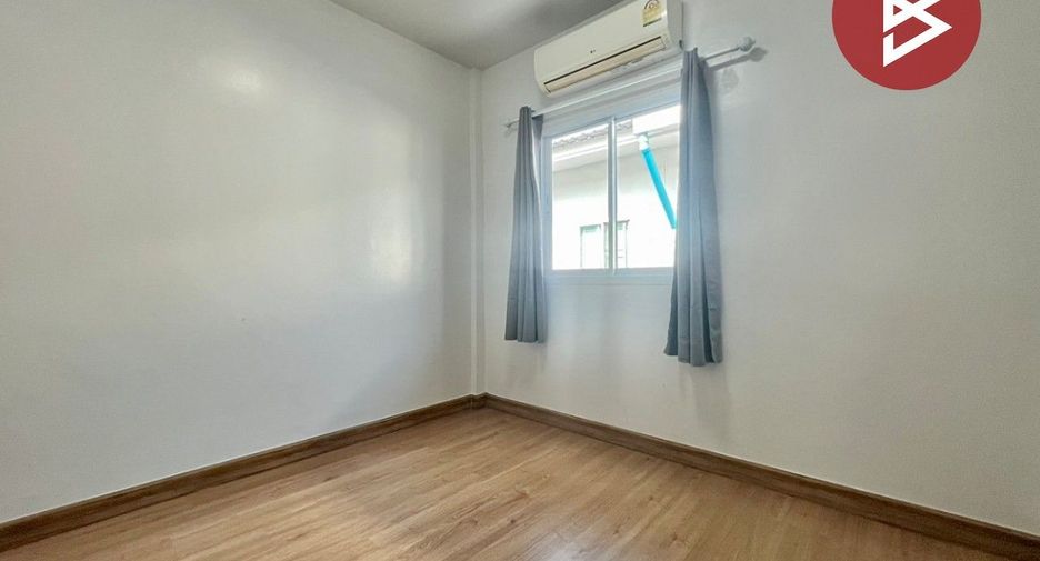 For sale 3 ベッドルーム townhouse in Mueang Chon Buri, Chonburi