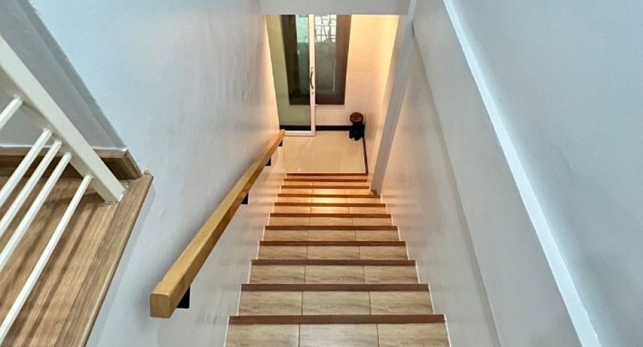 For sale 3 ベッドルーム townhouse in Mueang Chon Buri, Chonburi