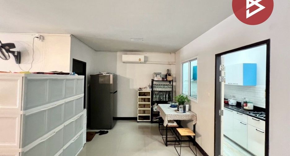 For sale 3 ベッドルーム townhouse in Mueang Chon Buri, Chonburi