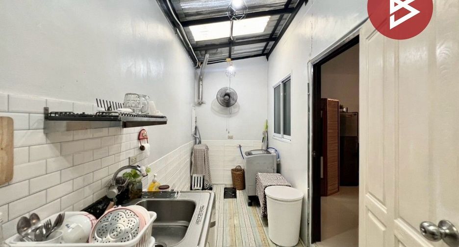For sale 3 ベッドルーム townhouse in Mueang Chon Buri, Chonburi