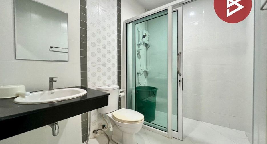 For sale 3 ベッドルーム townhouse in Mueang Chon Buri, Chonburi