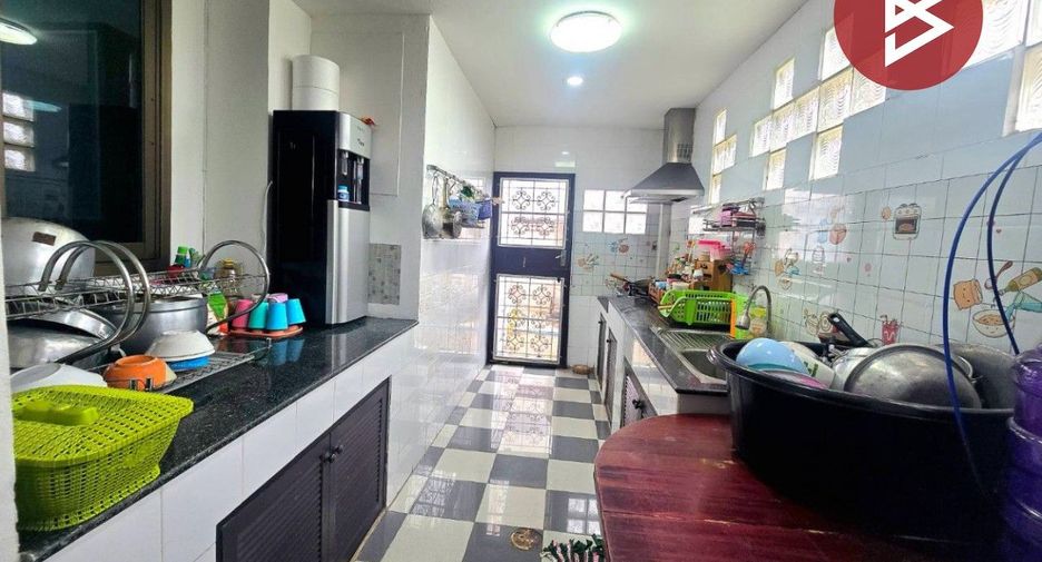 For sale 4 bedrooms house in Phra Samut Chedi, Samut Prakan