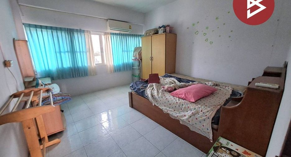 Local comercial en venta de 8 habitaciones en Mueang Chon Buri, Chonburi