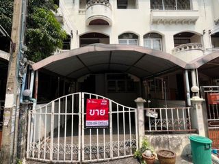 Reihenhaus zum Kauf mit 4 Zimmer in Mueang Samut Prakan, Samut Prakan