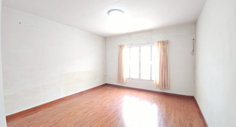 Casa adosada en venta de 3 habitaciones en Bang Bua Thong, Nonthaburi