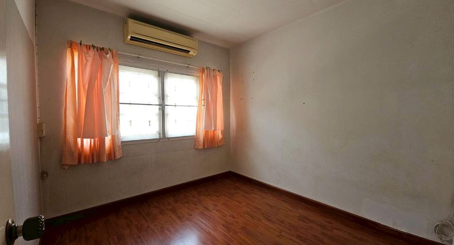 Casa adosada en venta de 3 habitaciones en Bang Bua Thong, Nonthaburi