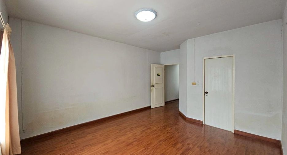 Casa adosada en venta de 3 habitaciones en Bang Bua Thong, Nonthaburi