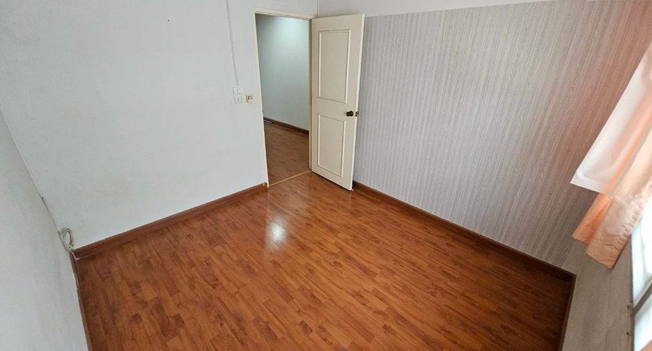 Casa adosada en venta de 3 habitaciones en Bang Bua Thong, Nonthaburi