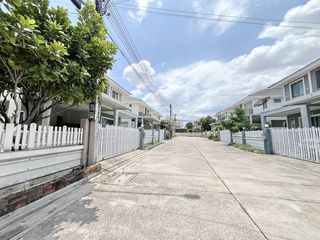 Haus zum Kauf mit 3 Zimmer in Si Racha, Chonburi