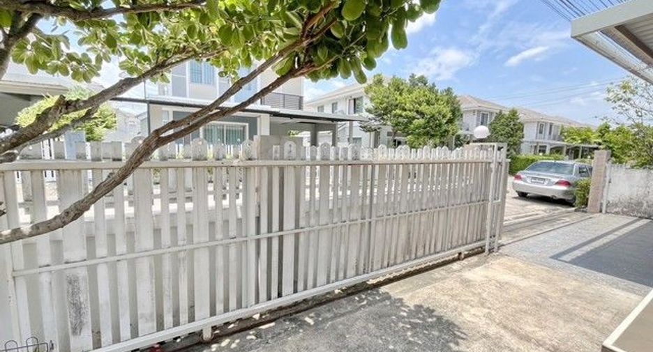 For sale 3 bedrooms house in Si Racha, Chonburi