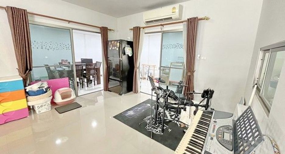 For sale 3 bedrooms house in Si Racha, Chonburi