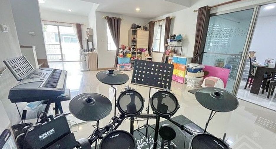 For sale 3 bedrooms house in Si Racha, Chonburi