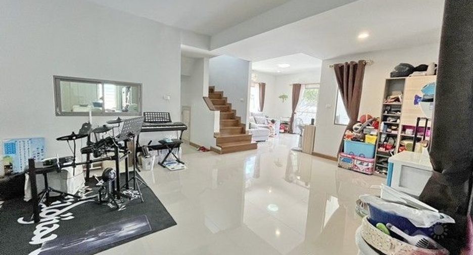 For sale 3 bedrooms house in Si Racha, Chonburi