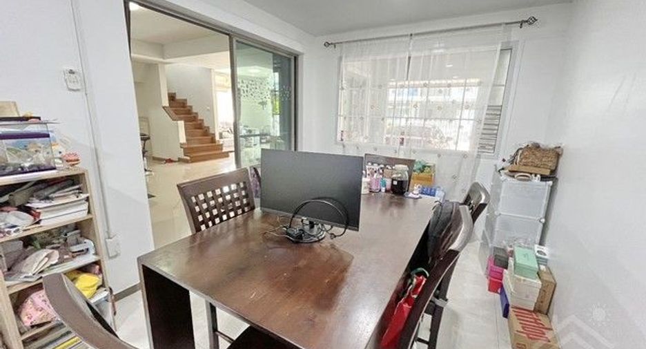 For sale 3 bedrooms house in Si Racha, Chonburi