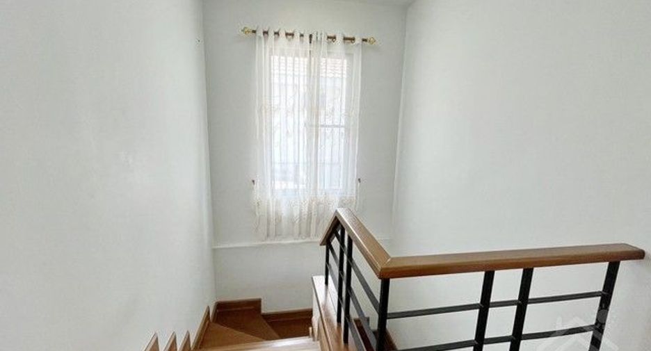 For sale 3 bedrooms house in Si Racha, Chonburi