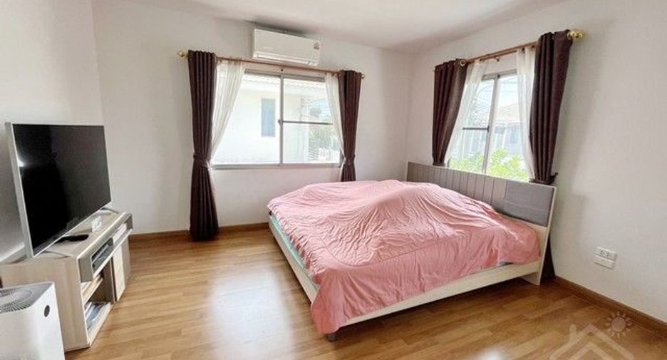 For sale 3 bedrooms house in Si Racha, Chonburi