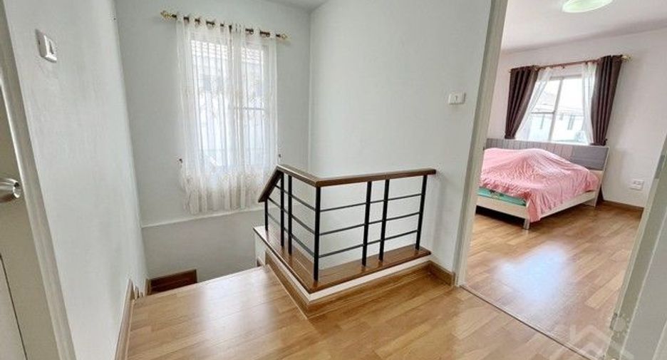 For sale 3 bedrooms house in Si Racha, Chonburi