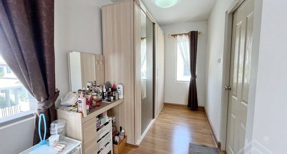 For sale 3 bedrooms house in Si Racha, Chonburi